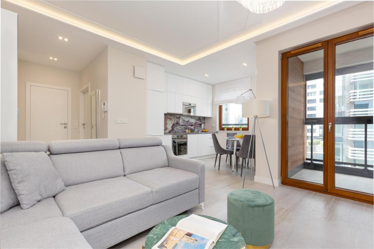 City Center Apartments Grzybowska With Parking By Noclegi Renters Warsawa Bagian luar foto