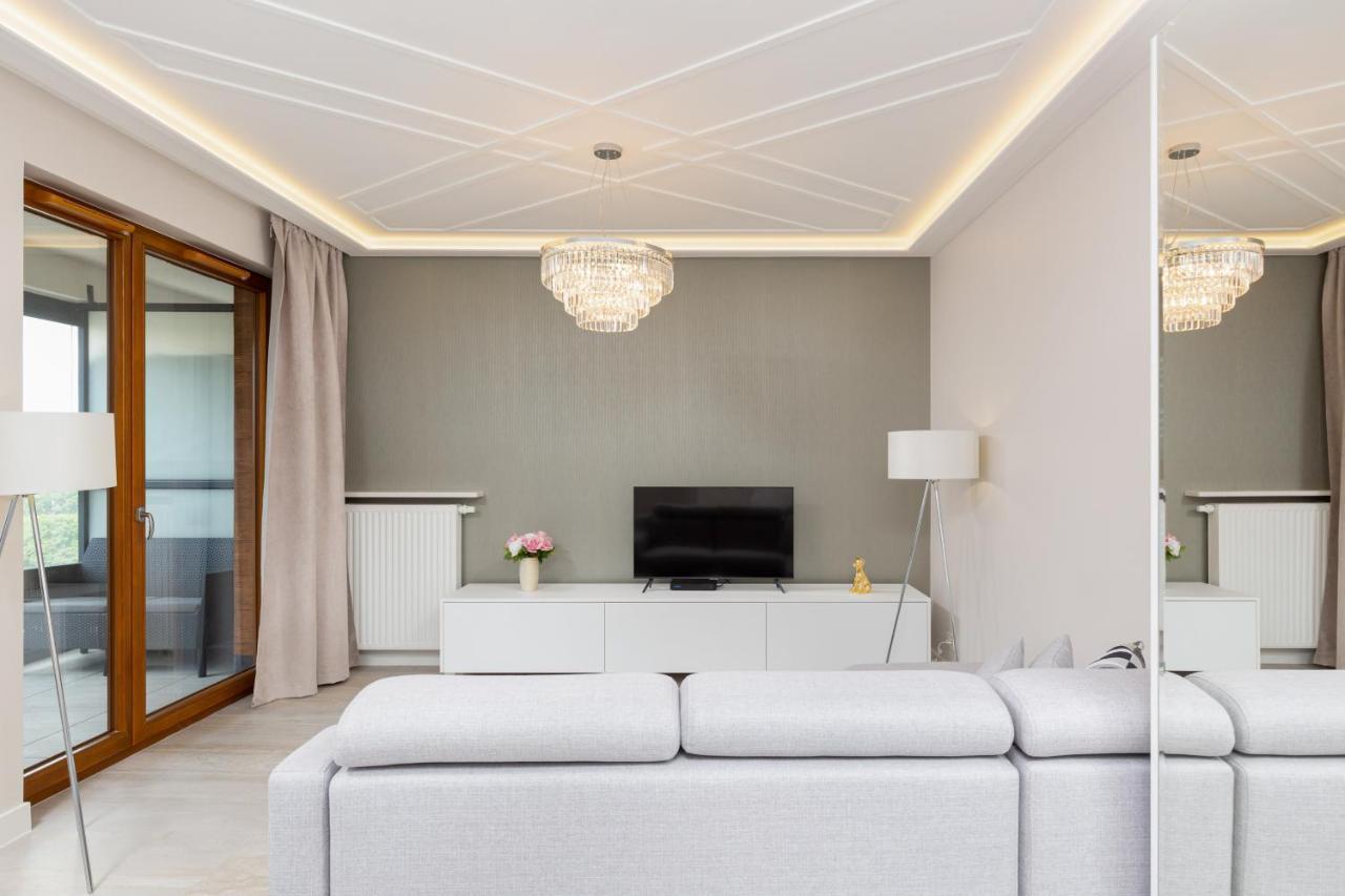 City Center Apartments Grzybowska With Parking By Noclegi Renters Warsawa Bagian luar foto