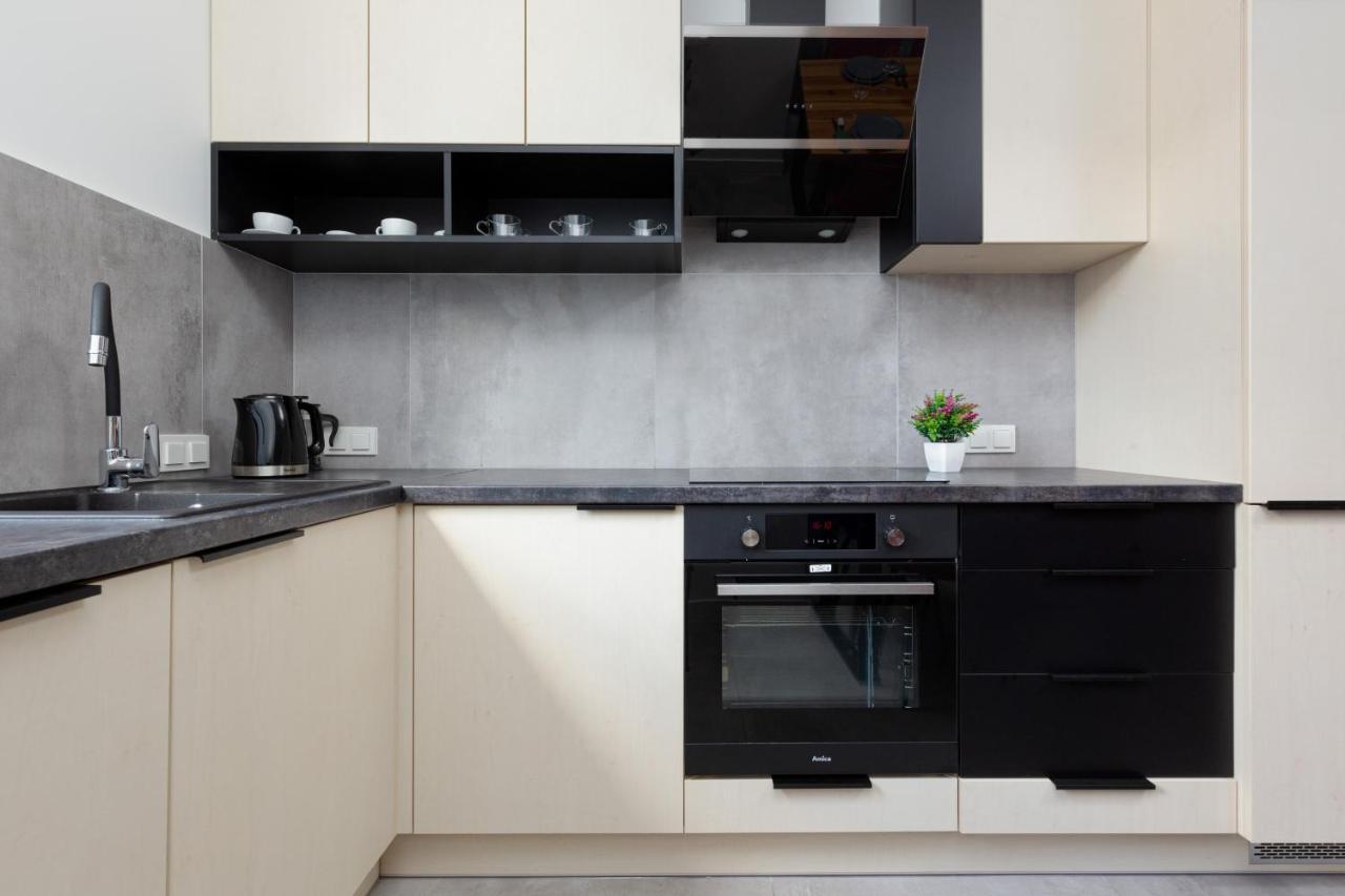 City Center Apartments Grzybowska With Parking By Noclegi Renters Warsawa Bagian luar foto